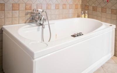 Camera Matrimoniale con Vista Giardino