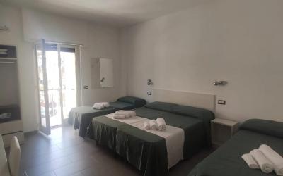 Camera Quadrupla con Balcone