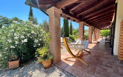 Camera Matrimoniale con Vista Giardino