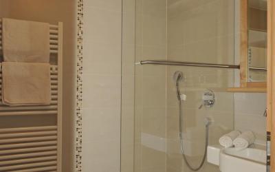 Appartamento con 2 Camere da Letto e Vista Giardino 