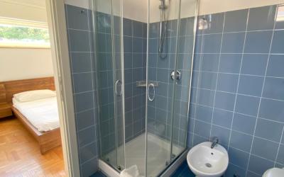 Camera Matrimoniale con Vista Giardino