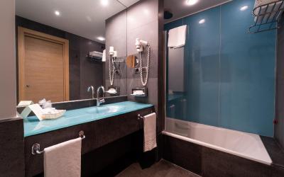 Camera Deluxe Doppia con Letti Singoli