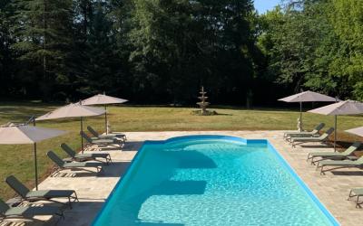Chambre Lit Queen-Size - Vue sur Piscine Chambre Lit Queen-Size - Vue sur Piscine