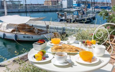 Camera Matrimoniale con Balcone e Vista Mare