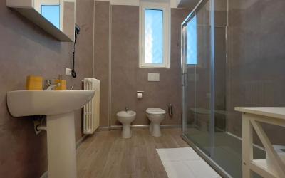 Camera Tripla Deluxe 