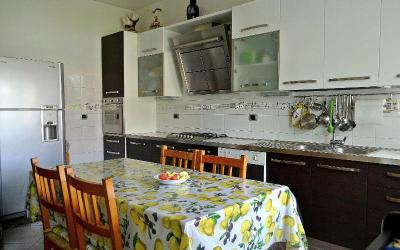 Camera Doppia con Letti Singoli e Bagno in Comune