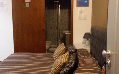 Camera Doppia con Letti Singoli con Bagno Privato 