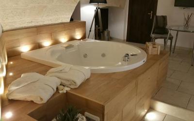 Suite Queen con Vasca Idromassaggio Suite Queen con Vasca Idromassaggio