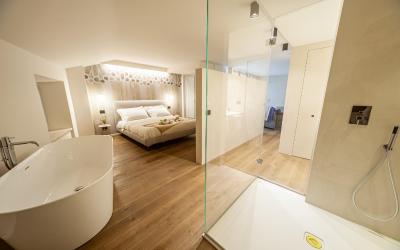 Camera Matrimoniale/Doppia con Letti Singoli con Vista