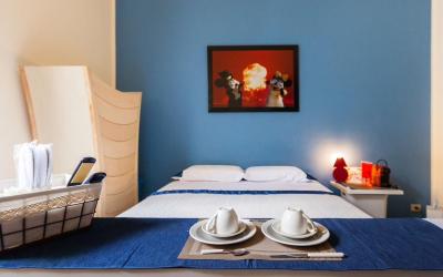 Camera Matrimoniale con Bagno in Comune 