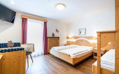 Camera Matrimoniale con Vista Montagna