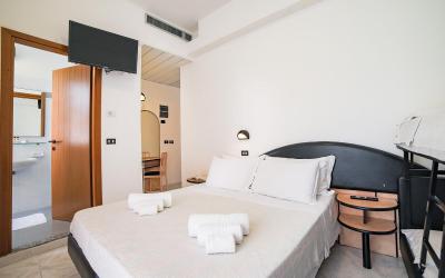 Camera Tripla Executive