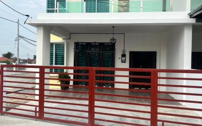 Rumah 4-Kamar Tidur