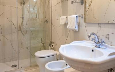 Camera Matrimoniale/Doppia con Letti Singoli con Bagno Privato Esterno