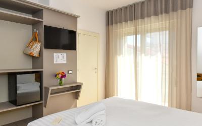 Camera Standard Matrimoniale/Doppia con Letti Singoli con Vista Mare Laterale