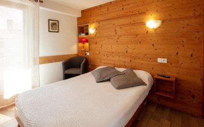 Chambre Double (1 Lit Double) Chambre Double (1 Lit Double)