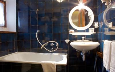 Camera Tripla Standard