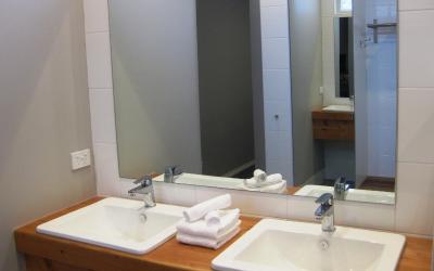 King Room with Pool View - First Floor