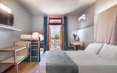 Camera Quadrupla con Vista Mare