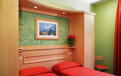 Camera Doppia con Letti Singoli