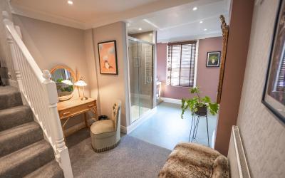Deluxe Queen Suite