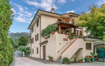 Casa Vacanze con 4 Camere da Letto Casa Vacanze con 4 Camere da Letto