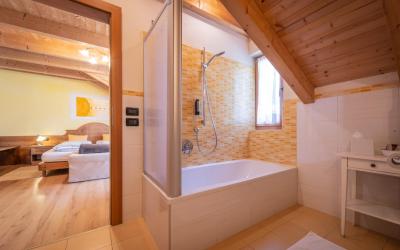 Camera Matrimoniale/Doppia con Letti Singoli