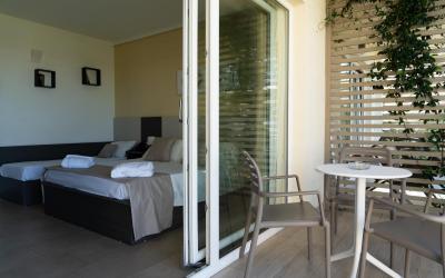 Camera Tripla Deluxe 