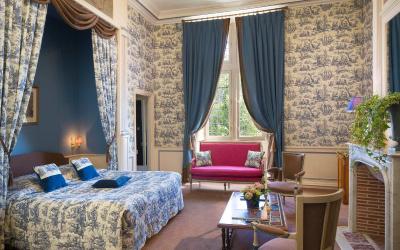 Chambre Lit King-Size - Vue sur Piscine 