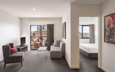 Premier Grand Two-Bedroom Apartment with Two Bathrooms