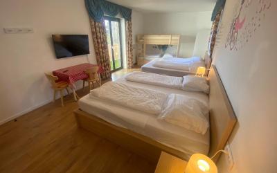 Camera Familiare con Balcone