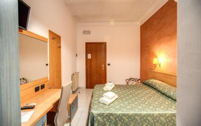 Camera Economy Matrimoniale/Doppia con Letti Singoli