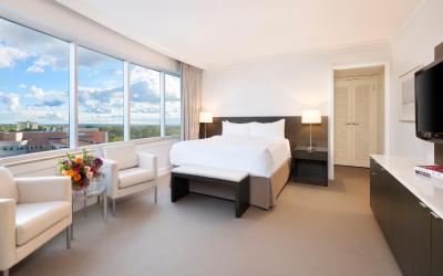 Classic King Room with Accessible Tub - Mobility Access