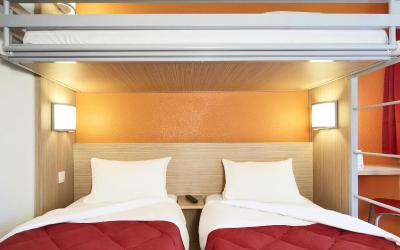 Chambre Triple avec 2 Lits Simples et 1 Lit Superposu00e9