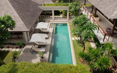Vila dengan Kolam Renang Pribadi