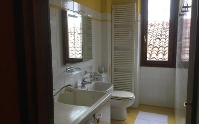 Appartamento con 3 Camere da Letto - Via Francesco Emilei 24