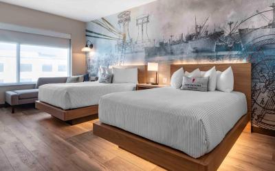 Queen Room with Two Queen Beds and Courtyard View - Non Smoking