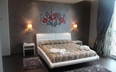 Camera Matrimoniale Superior con Balcone e Vista Mare