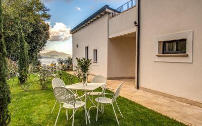 Camera Matrimoniale con Vista Giardino