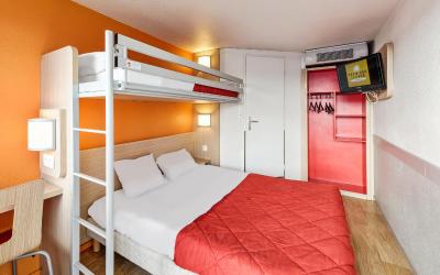 Chambre Triple avec 1 Lit Double et 1 Lit Simple