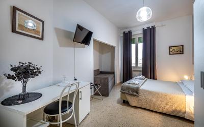 Camera Familiare con Bagno Privato Esterno