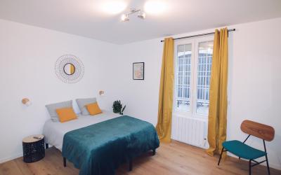 Studio Lit King-Size