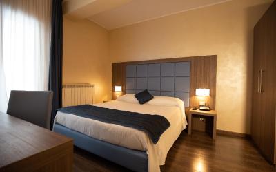 Camera Standard Matrimoniale/Doppia con Letti Singoli