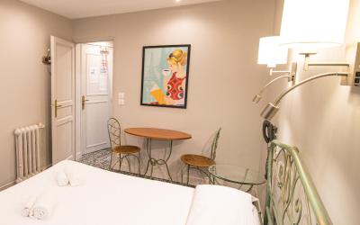 Chambre Double Standard avec Baignoire et Toilettes Privatives