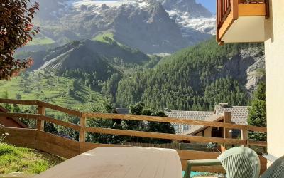 Nu00b0101 Cosy apartment MARMOTTE with connected rooms with private terrace and glacier view Nu00b0101 Cosy apartment MARMOTTE with connected rooms with private terrace and glacier view
