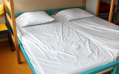 Lit Superposu00e9 dans Dortoir pour Femmes 