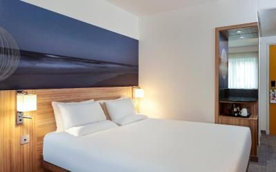 Double Room - 4 Day Park & Fly