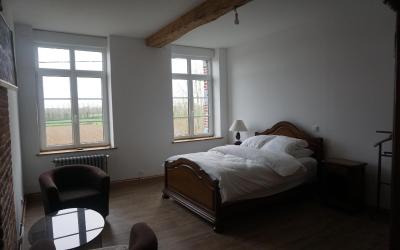 Chambre Familiale avec Salle de Bains Commune Chambre Familiale avec Salle de Bains Commune