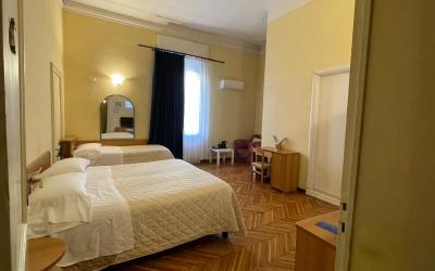 Camera Tripla con Bagno Privato Interno