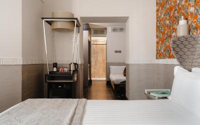 Camera Tripla Deluxe 